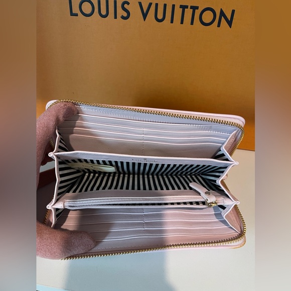 Bundle: Kate Spade & Michael Kors Long wallet - Picture 3 of 14